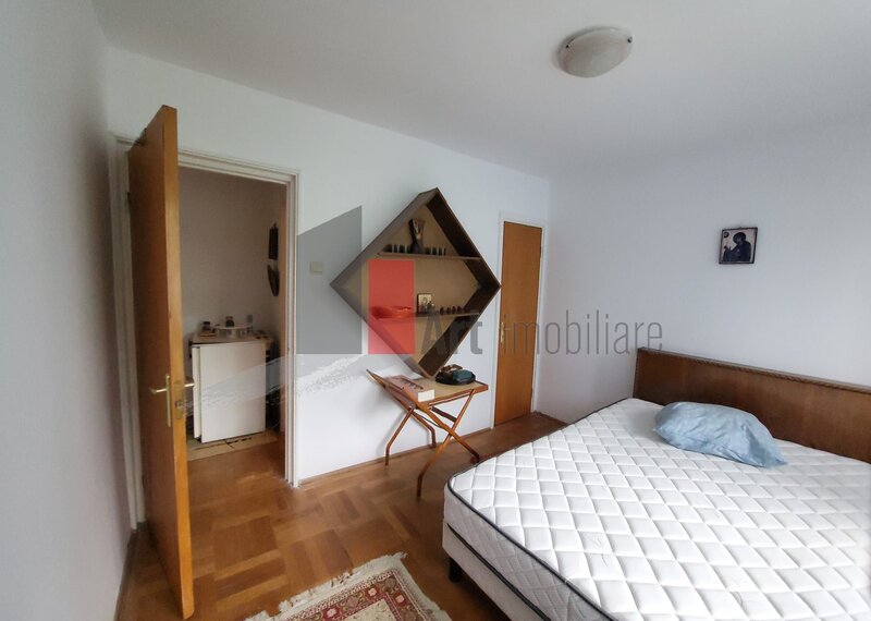 Titan, apartament 4 camere.