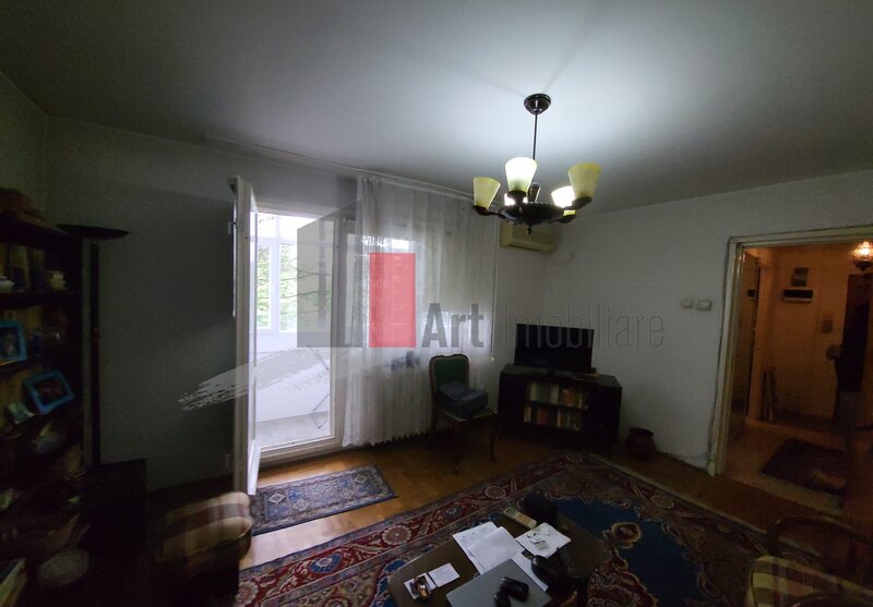 Titan, apartament 4 camere.